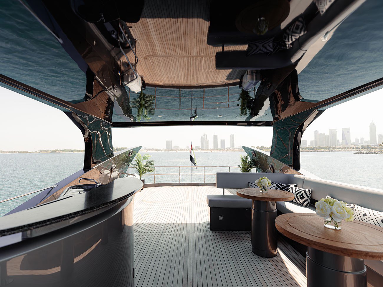 82ft-luxury-yacht-rental-matrix-dubai-3-1