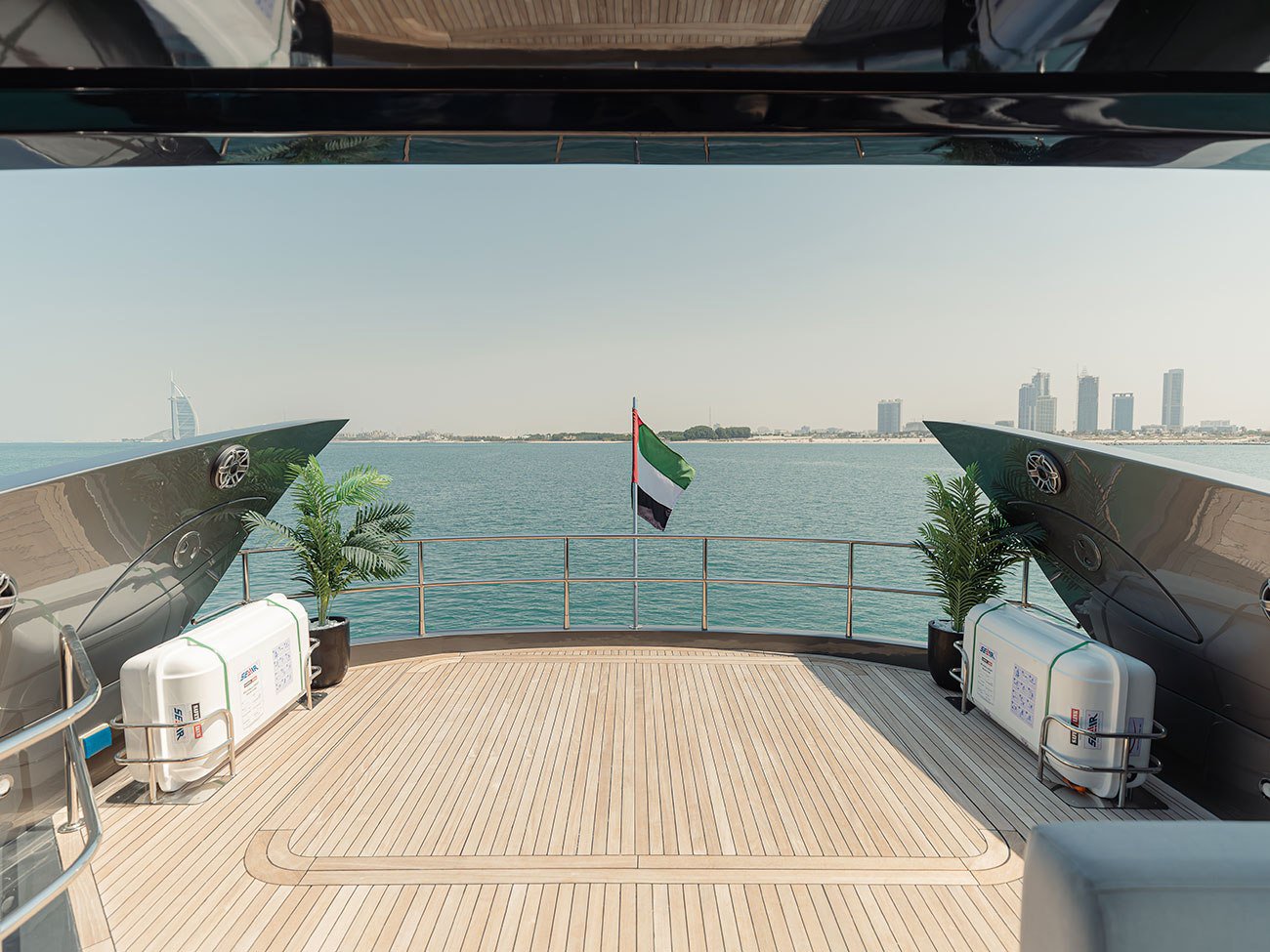 82ft-luxury-yacht-rental-matrix-dubai-4-1