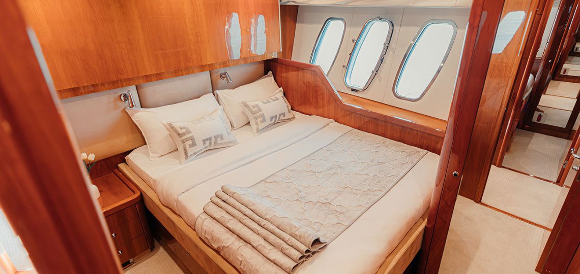 luxury-yacht-notorious-dubai-charter5