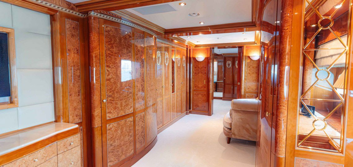 yacht-charter-200ft-benetti-dubai-10