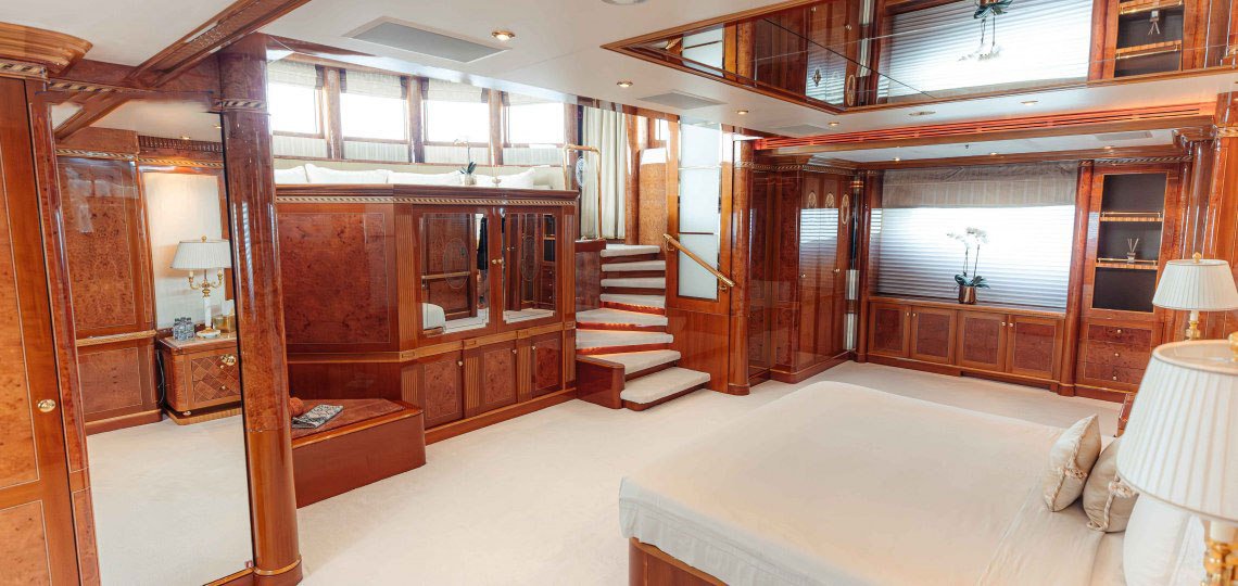yacht-charter-200ft-benetti-dubai-11
