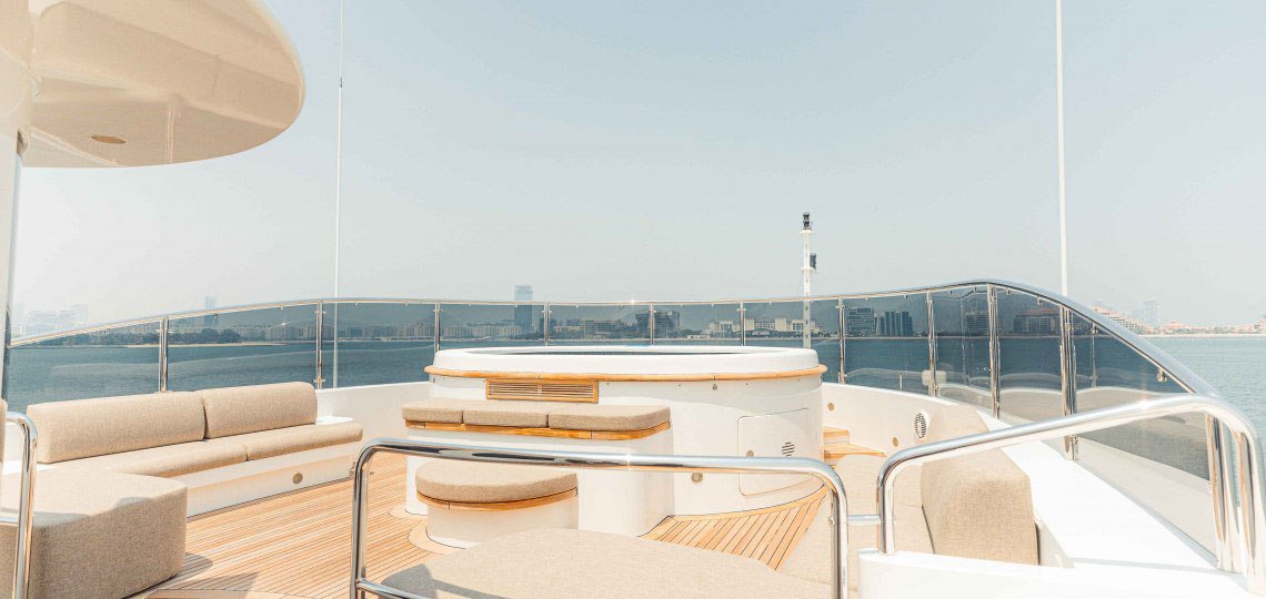 yacht-charter-200ft-benetti-dubai-17