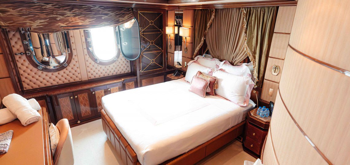 yacht-charter-200ft-benetti-dubai-7