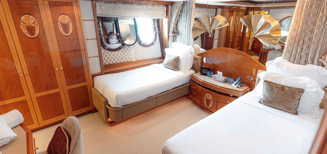 yacht-charter-200ft-benetti-dubai-8
