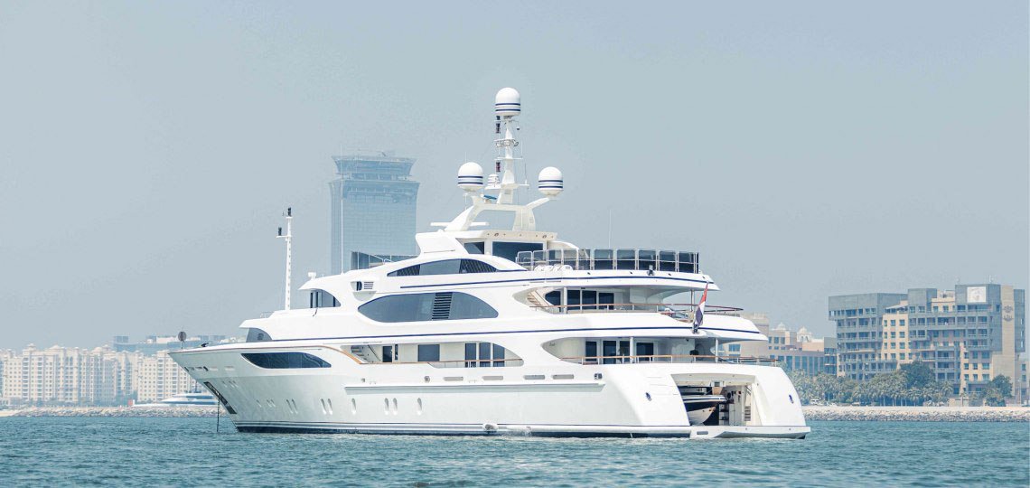 yacht-charter-200ft-benetti-dubai